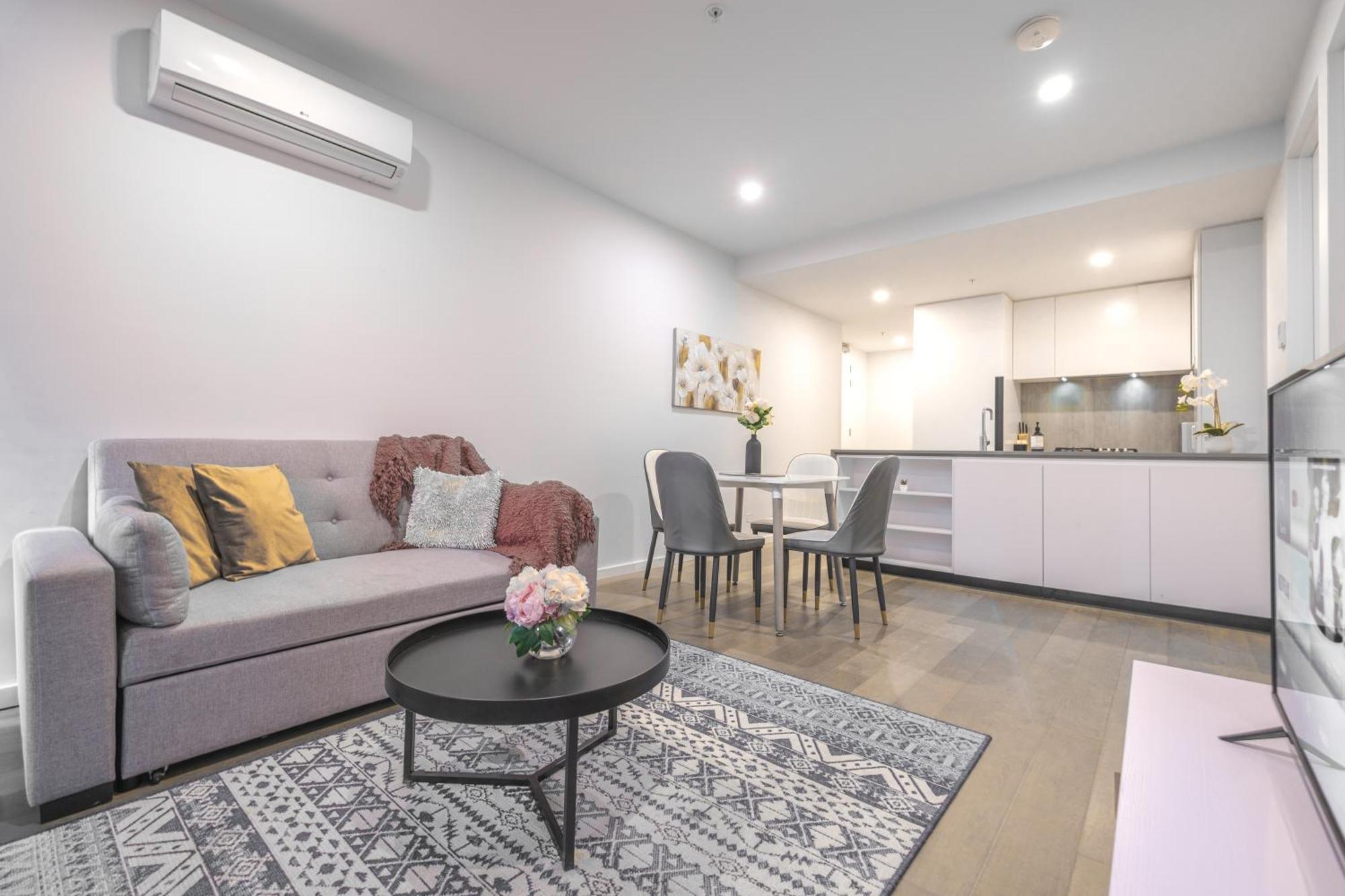 Cbd 2br Apt With Pool Gym Apartment *