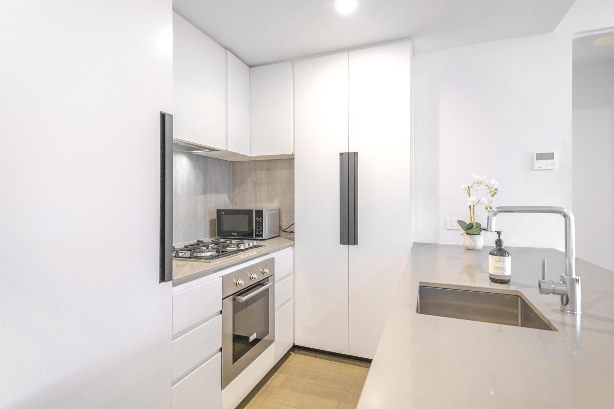 Cbd 2br Apt With Pool Gym * Melbourne